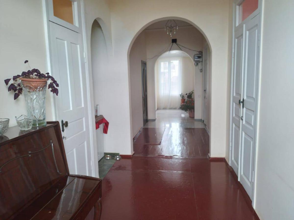 Merabi And Neli Guest House Makhinjauri Εξωτερικό φωτογραφία