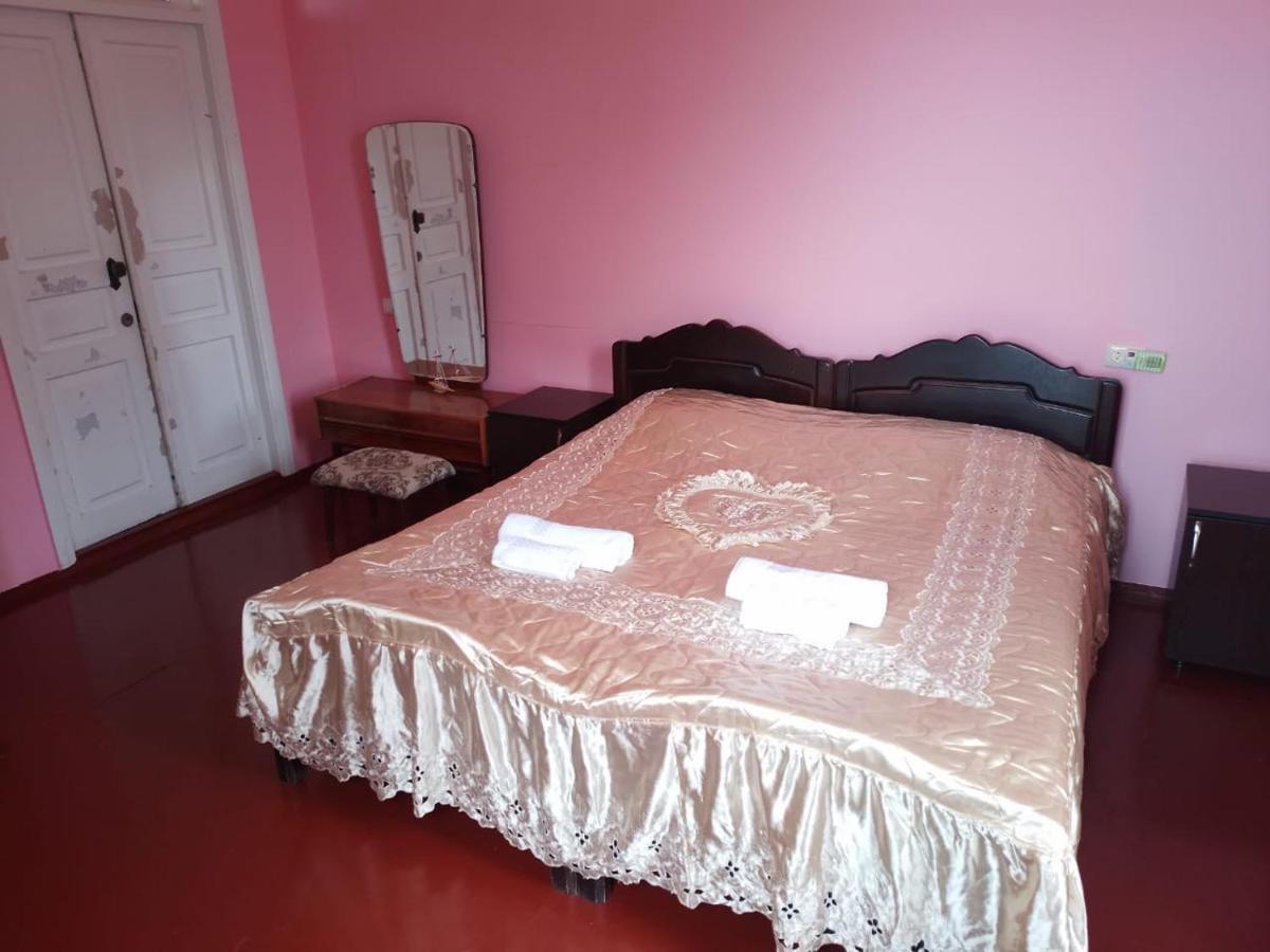 Merabi And Neli Guest House Makhinjauri Εξωτερικό φωτογραφία