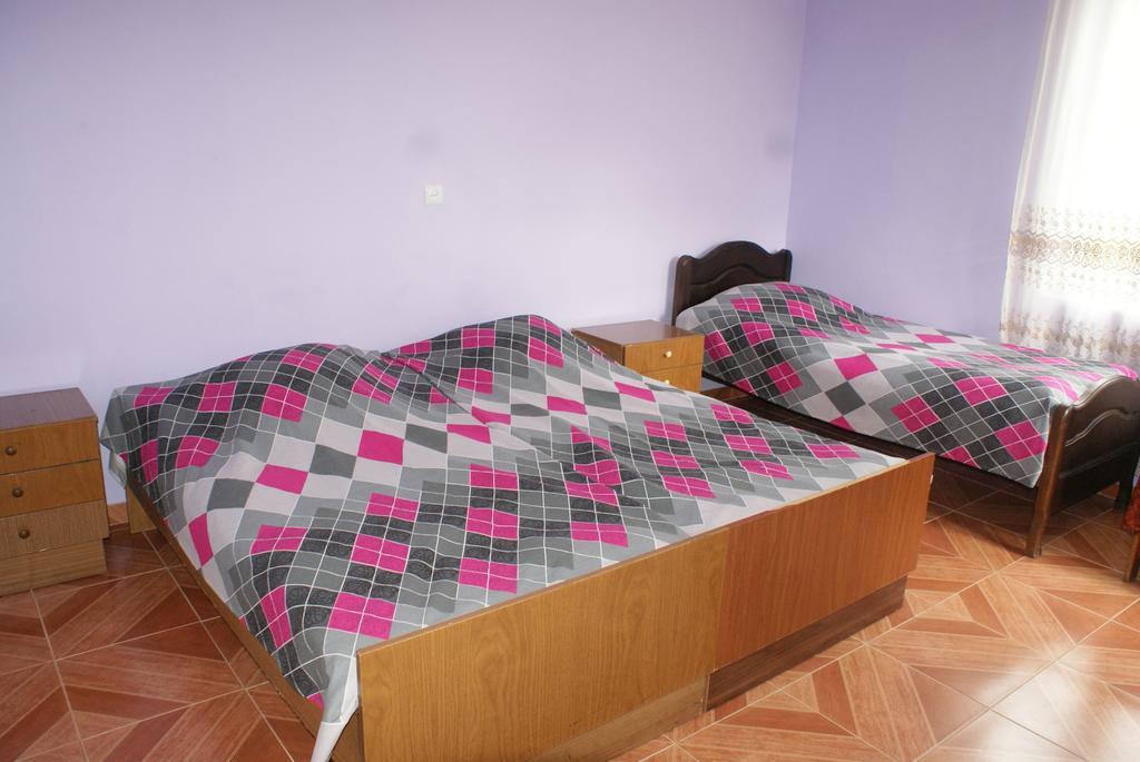 Merabi And Neli Guest House Makhinjauri Δωμάτιο φωτογραφία