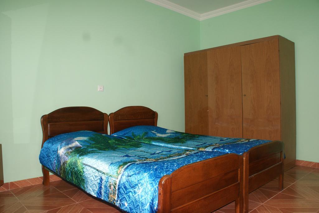 Merabi And Neli Guest House Makhinjauri Δωμάτιο φωτογραφία