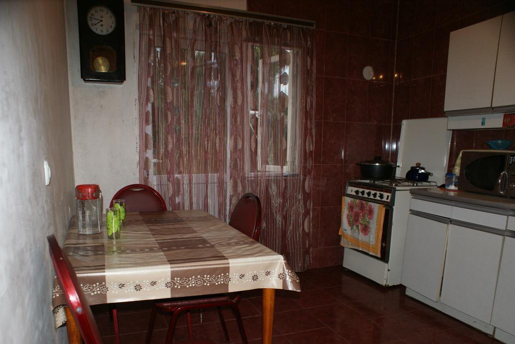 Merabi And Neli Guest House Makhinjauri Δωμάτιο φωτογραφία