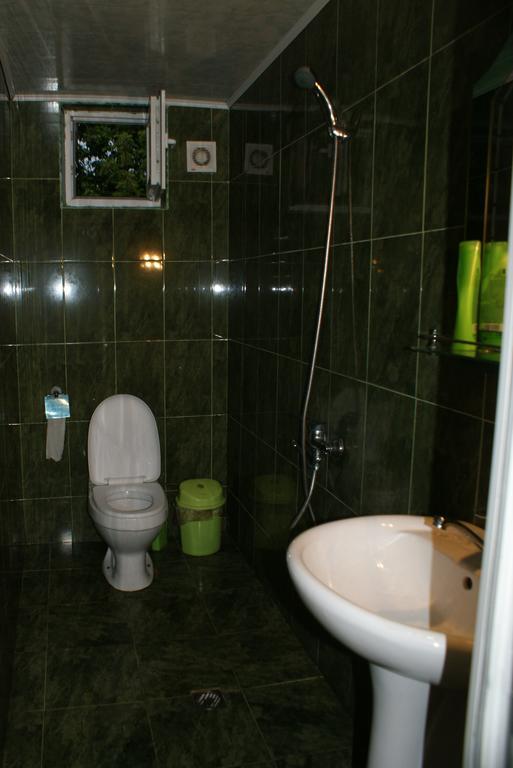 Merabi And Neli Guest House Makhinjauri Δωμάτιο φωτογραφία