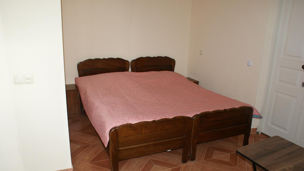 Merabi And Neli Guest House Makhinjauri Εξωτερικό φωτογραφία